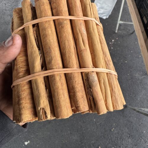 Cinnamon sticks bunch (aprox wight 0.90-1 lbs )