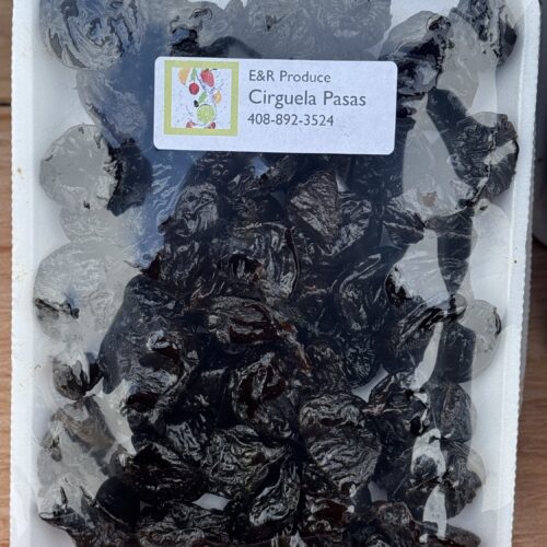 Cirguela pasas (raisin prune) ($5 plate)